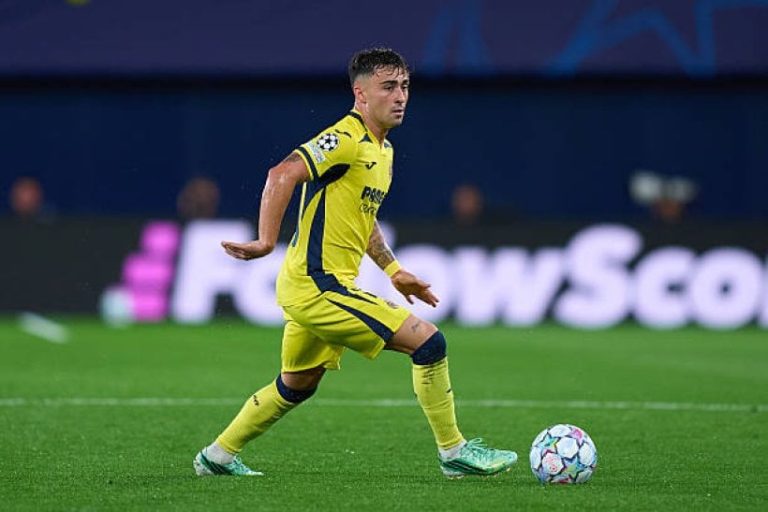 ليفربول يستهدف نجم فياريال بطلب من أندوني إيراولا