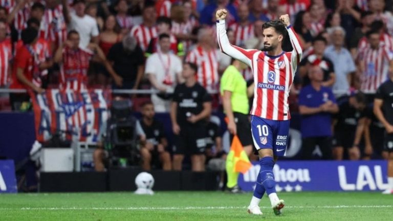 أليكس باينا يقود أتلتيكو مدريد إلى فوز قاتل على إسبانيول